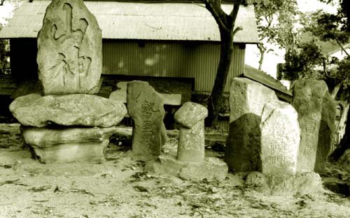 IIZAKA03.JPG - 45,420BYTES