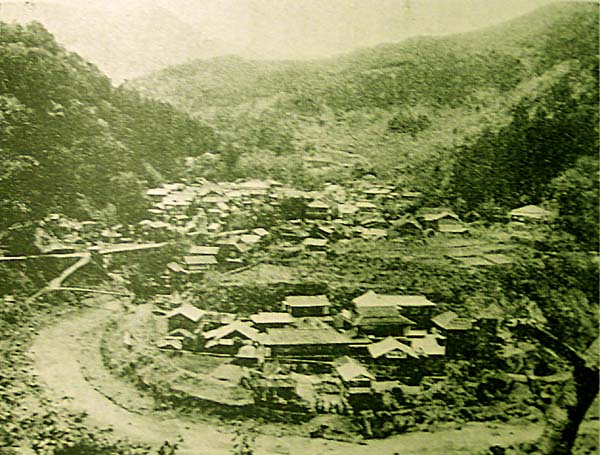 TSUCHI03.JPG - 79,441BYTES