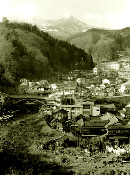 TSUCHI05.JPG - 53,439BYTES